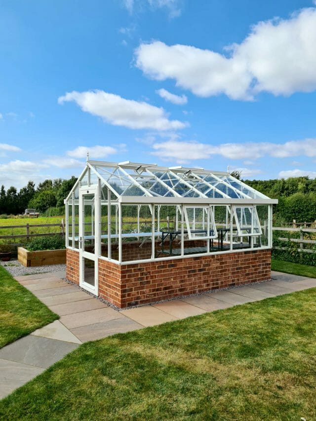 Free-Standing Gallery Dovetail Greenhouses
