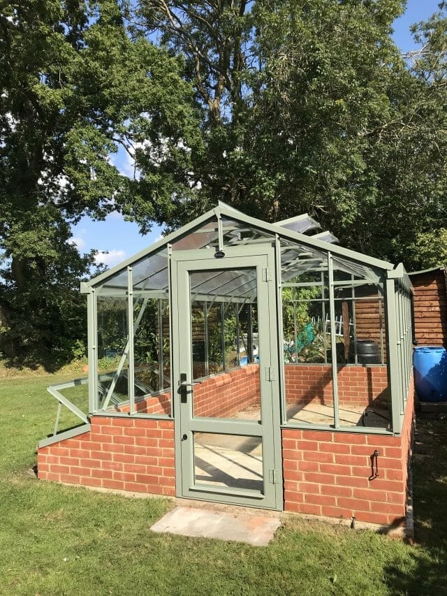 Free-Standing Gallery Dovetail Greenhouses