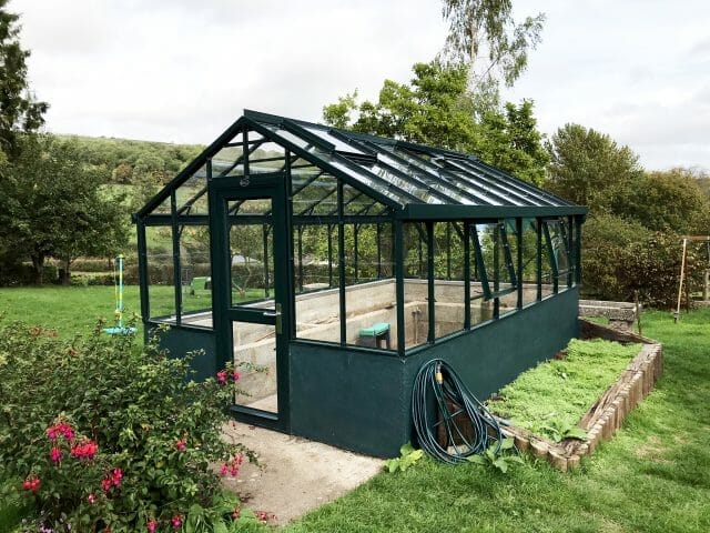 Free-Standing Gallery Dovetail Greenhouses