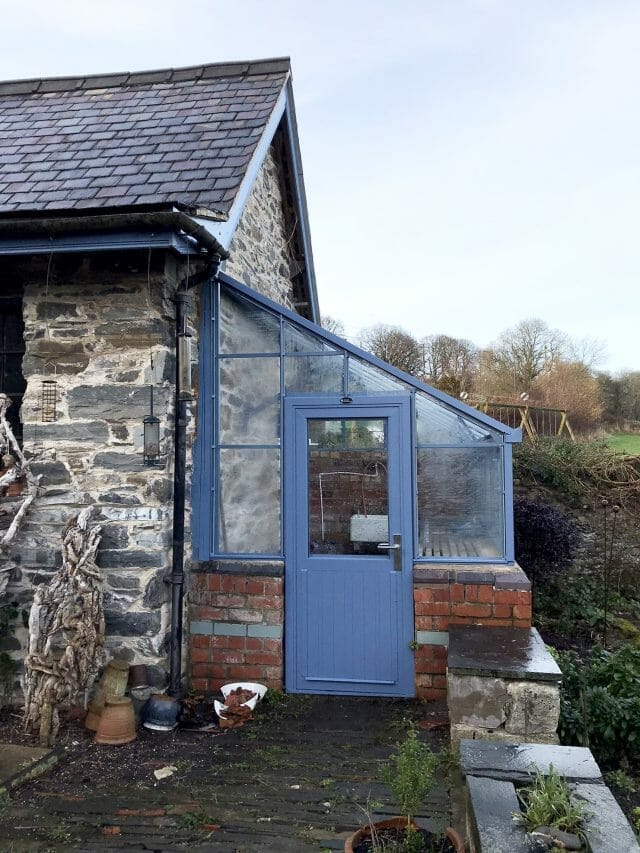 Lean-To Gallery Dovetail Greenhouses