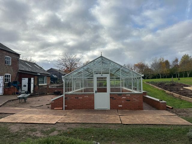 Free-Standing Gallery Dovetail Greenhouses
