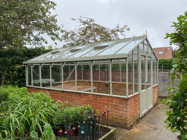 Free-Standing Gallery Dovetail Greenhouses