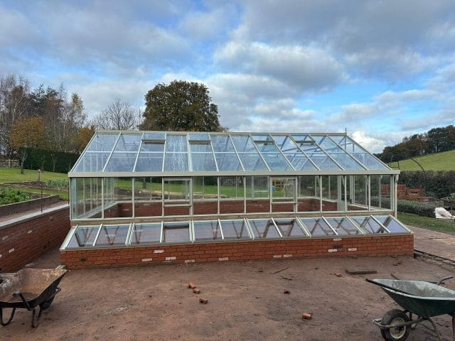 Free-Standing Gallery Dovetail Greenhouses