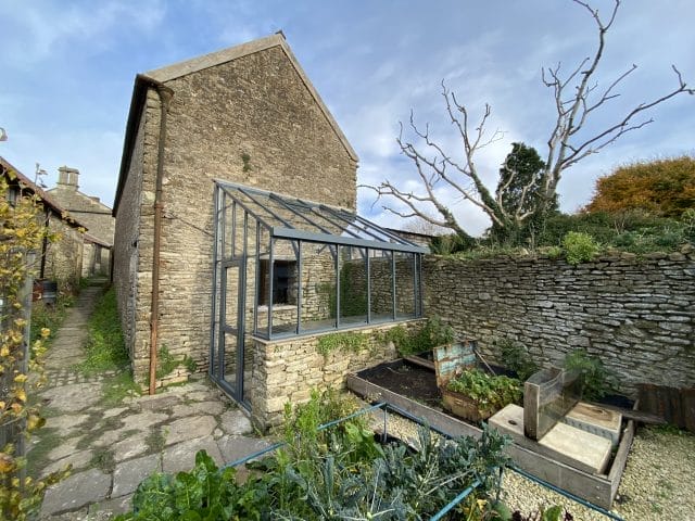 Lean-To Gallery Dovetail Greenhouses