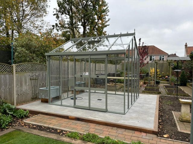 Free-Standing Gallery Dovetail Greenhouses