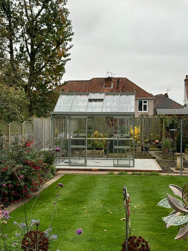Free-Standing Gallery Dovetail Greenhouses