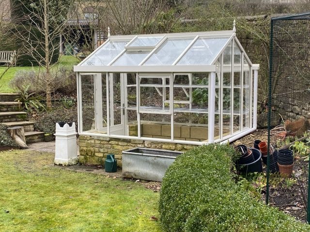 Free-Standing Gallery Dovetail Greenhouses